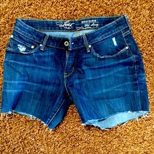 Levi’s cut off denim shorts